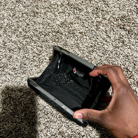 Cute little clutch purse - Picture 6 of 7